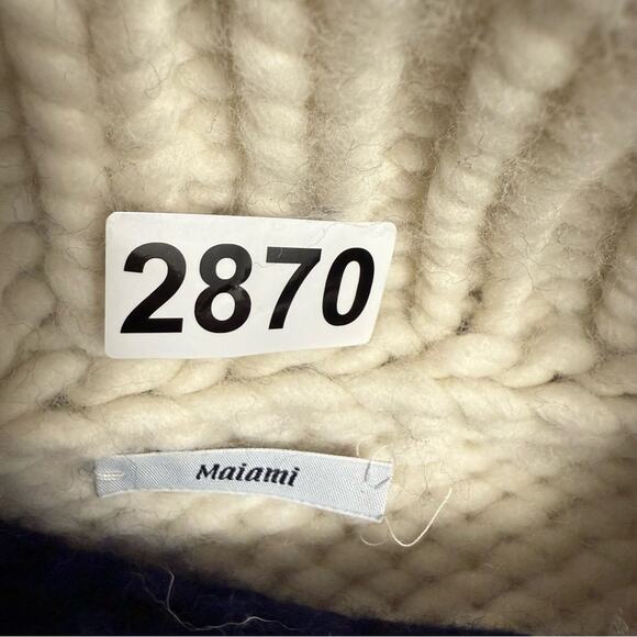 Maiami Intarsia Flower Pullover Sweater - Picture 7 of 7